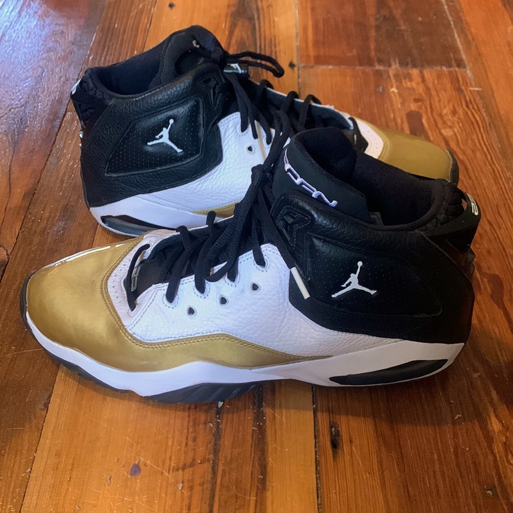 Jordan B'Loyal White Black Metallic Gold Sneakers CT1603-100 size 13 (December)